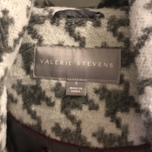 Gray White Houndstooth Coat with Hood - Picture 3 of 7